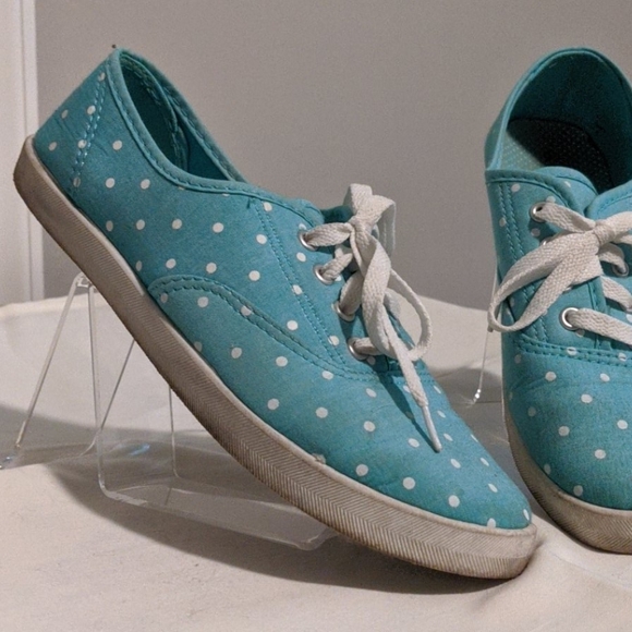 4 for $10 // Teal polka dot shoes - Picture 2 of 4